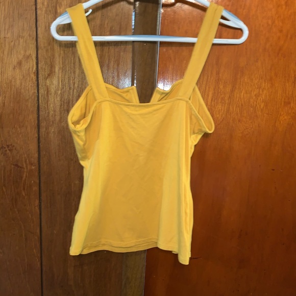 Mustard color tank top w/wired V slit down middle - Picture 2 of 2